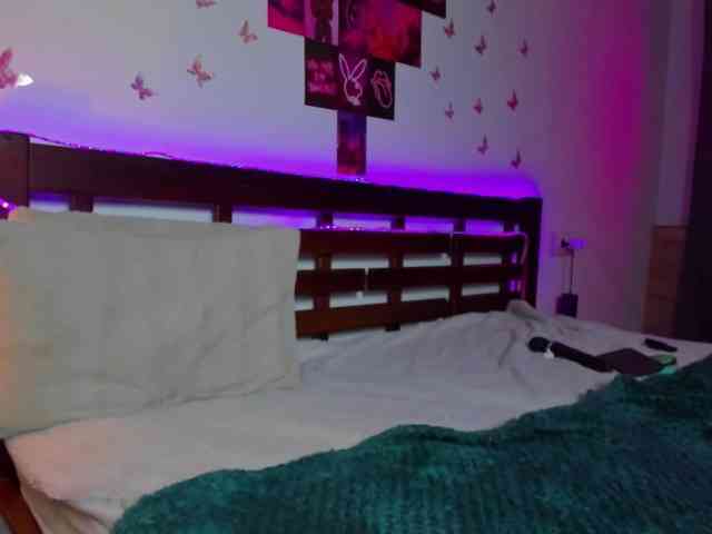 ArinaWinss webcam