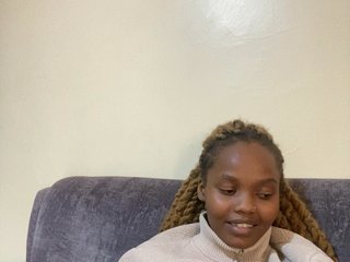 Curvy-maxy9's Live Webcam