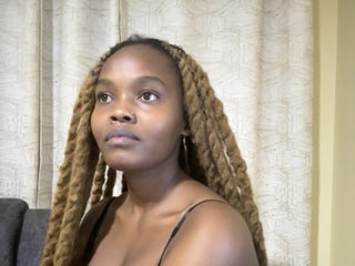 Curvy-maxy9's Live Webcam