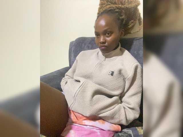 Curvy-maxy9 Live Cam on BongaCams