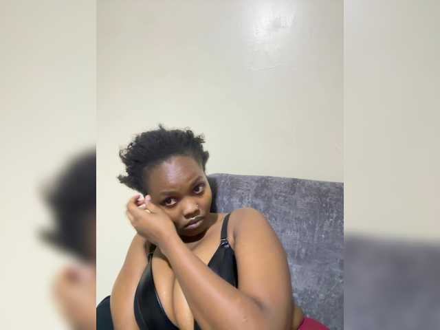 Curvy-maxy9's BongaCams show and profile