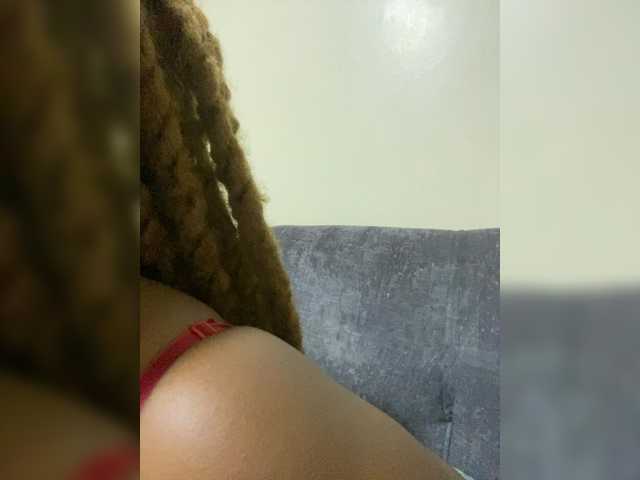 Curvy-maxy9's BongaCams show and profile