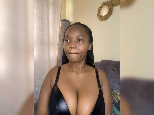 go to chat with Curvy-maxy9