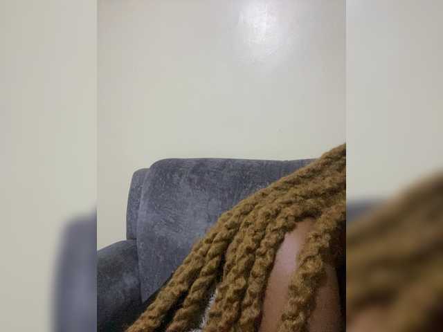 Curvy-maxy9's BongaCams show and profile