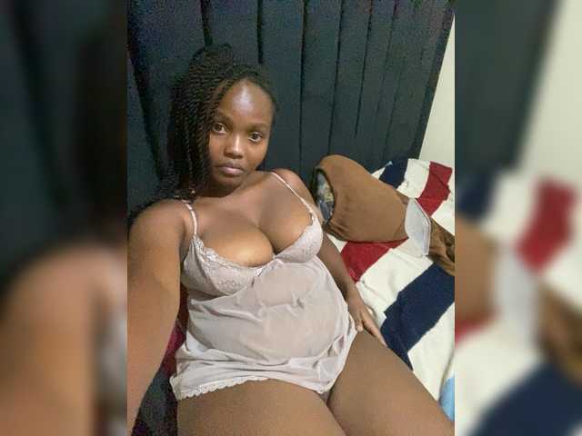 Curvy-maxy9's BongaCams show and profile