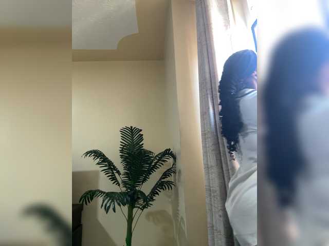 Curvy-maxy9's BongaCams show and profile