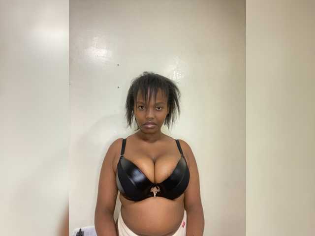  Curvy-maxy9 chat room