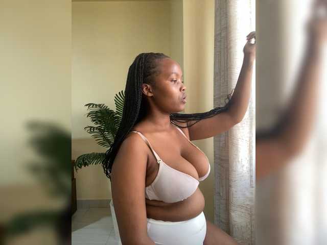 Curvy-maxy9's BongaCams show and profile