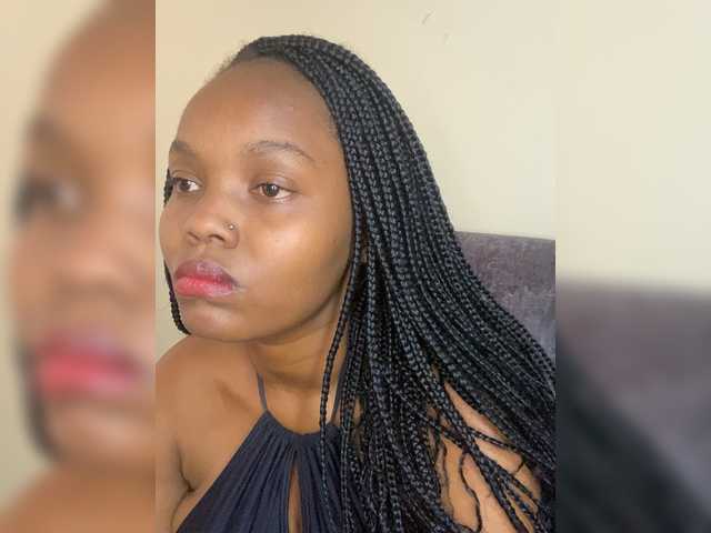 Curvy-maxy9's BongaCams show and profile