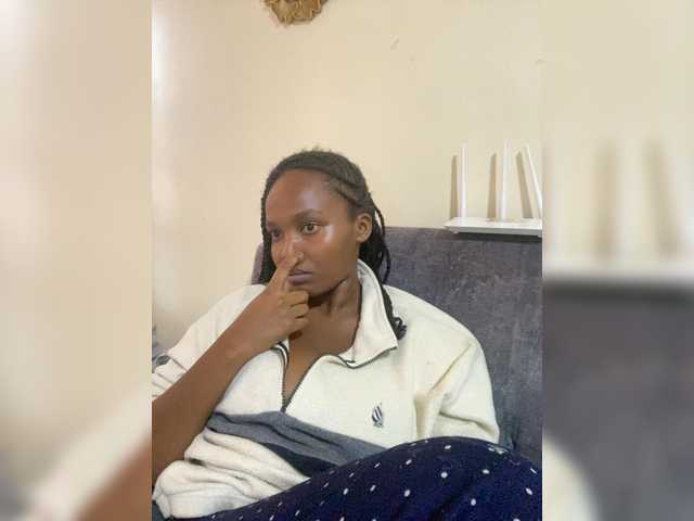 Curvy-maxy9's BongaCams show and profile