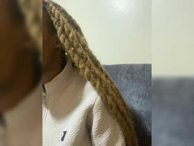 Curvy-maxy9's BongaCams show and profile