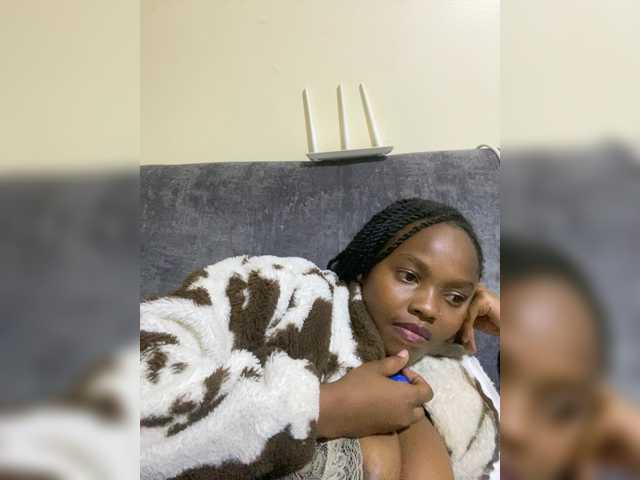 Curvy-maxy9's BongaCams show and profile