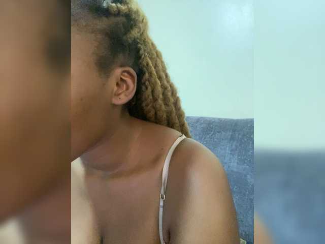 Curvy-maxy9's BongaCams show and profile