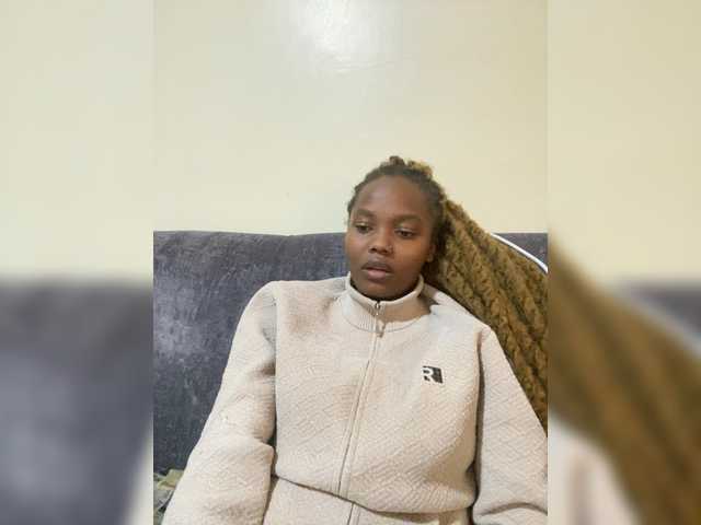 Curvy-maxy9's BongaCams show and profile