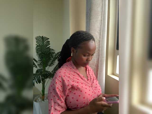 Curvy-maxy9's BongaCams show and profile