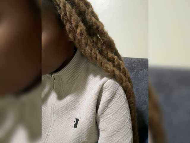 Curvy-maxy9's BongaCams show and profile