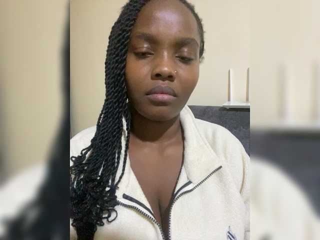 Curvy-maxy9's BongaCams show and profile