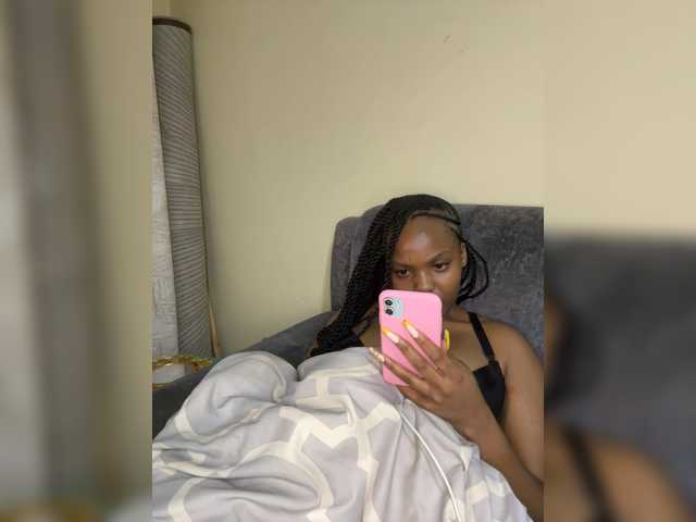 Curvy-maxy9's BongaCams show and profile