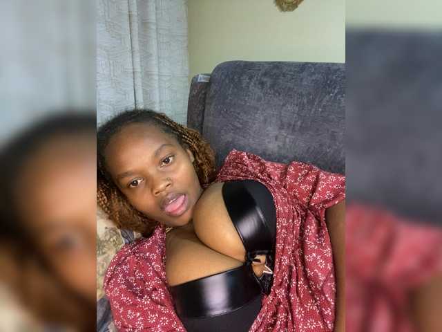 go to chat with Curvy-maxy9