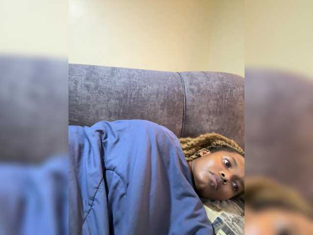 Curvy-maxy9's BongaCams show and profile