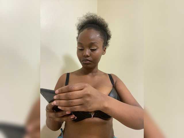  Curvy-maxy9 chat room