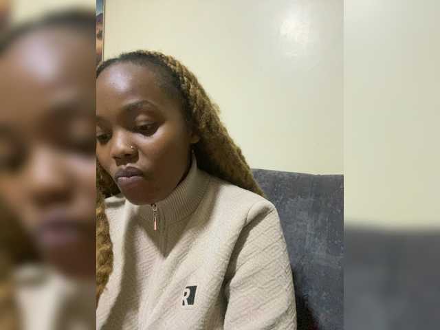 Curvy-maxy9's BongaCams show and profile