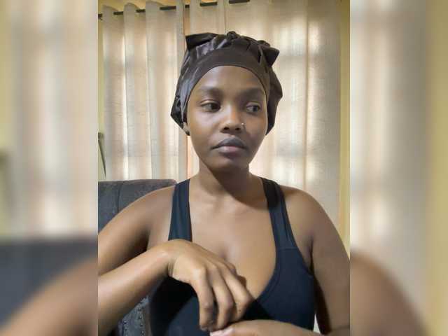 Curvy-maxy9's BongaCams show and profile