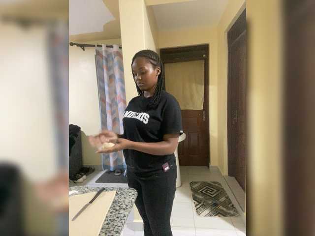 Curvy-maxy9's BongaCams show and profile