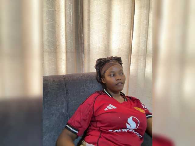 Curvy-maxy9's BongaCams show and profile