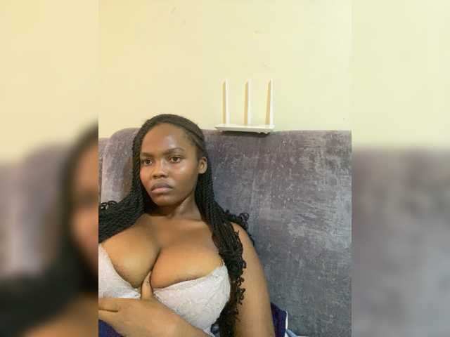 Curvy-maxy9's BongaCams show and profile