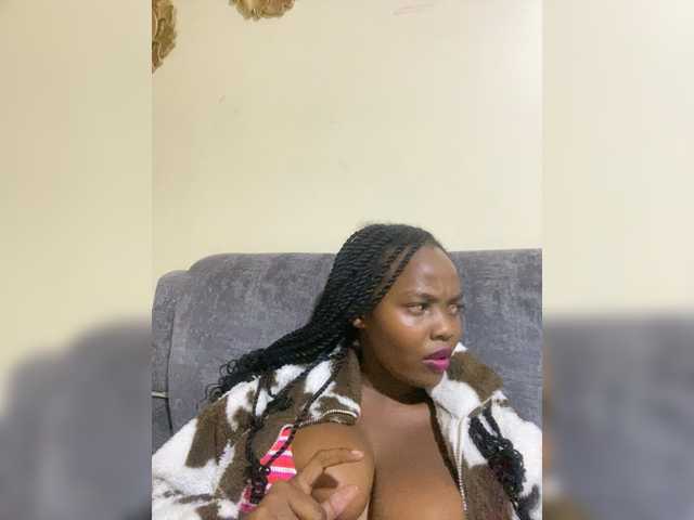 Curvy-maxy9's BongaCams show and profile