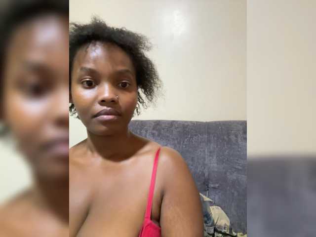 Curvy-maxy9's BongaCams show and profile