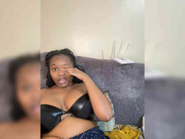 Curvy-maxy9 Curvy-maxy9