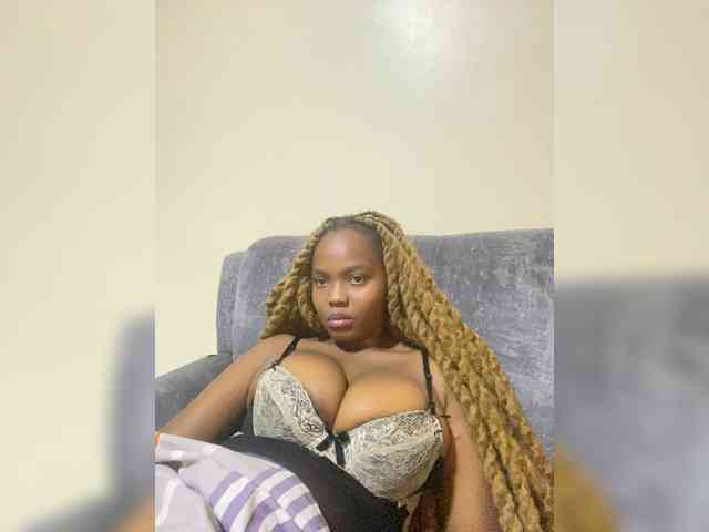 Curvy-maxy9 Curvy-maxy9