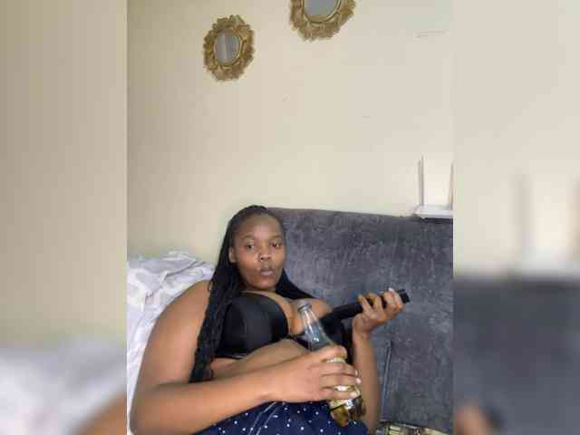 Curvy-maxy9 Curvy-maxy9