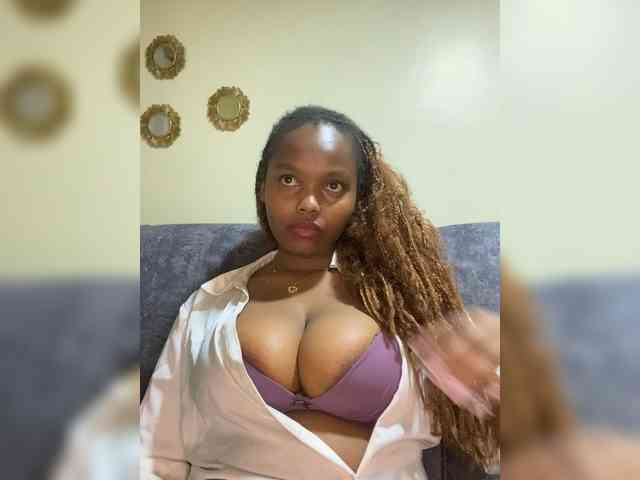 Curvy-maxy9