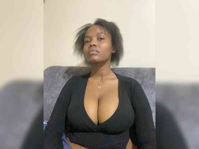 Curvy-maxy9 webcam