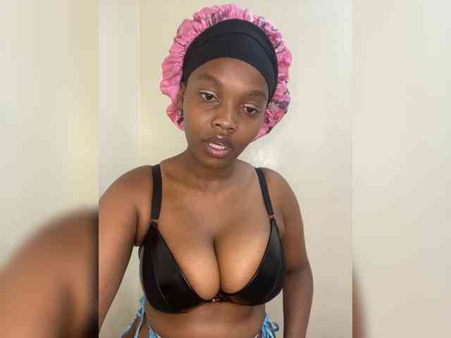 Curvy-maxy9 Curvy-maxy9