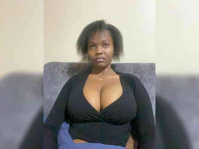 Curvy-maxy9 webcam