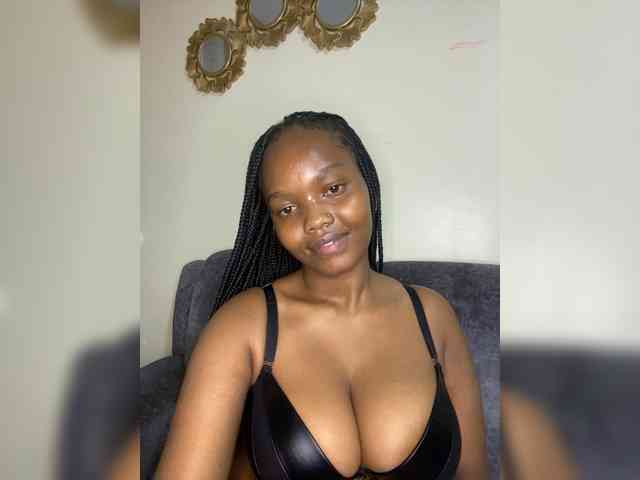 Curvy-maxy9 Curvy-maxy9