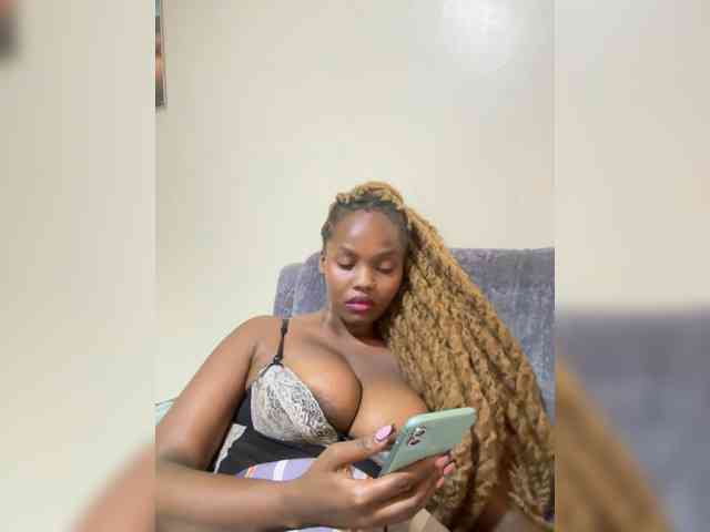 Curvy-maxy9 Curvy-maxy9