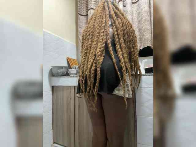 Curvy-maxy9 Curvy-maxy9