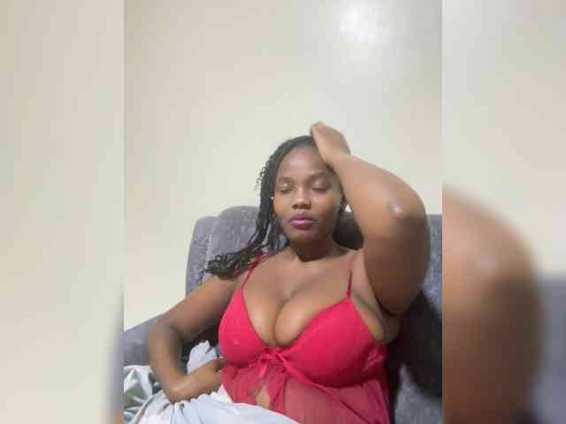 Curvy-maxy9 webcam