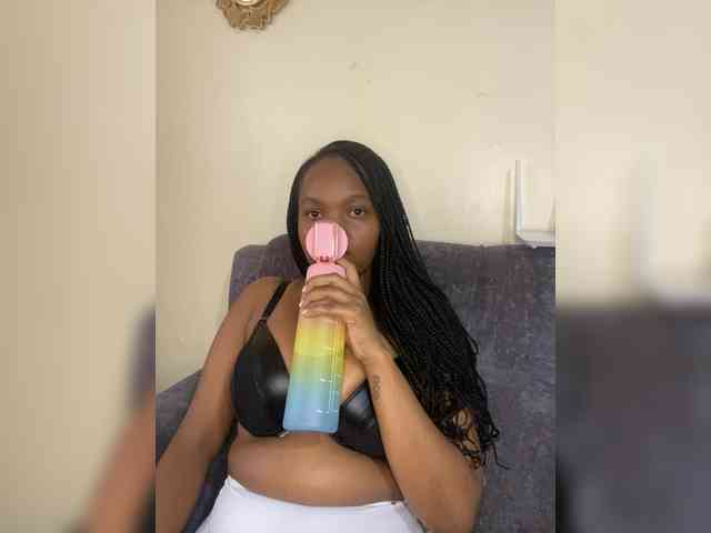 Curvy-maxy9 Curvy-maxy9