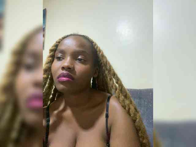 Curvy-maxy9 Curvy-maxy9