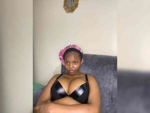 Curvy-maxy9 Curvy-maxy9