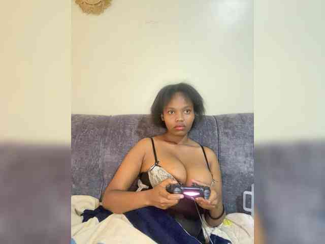 Curvy-maxy9 Curvy-maxy9