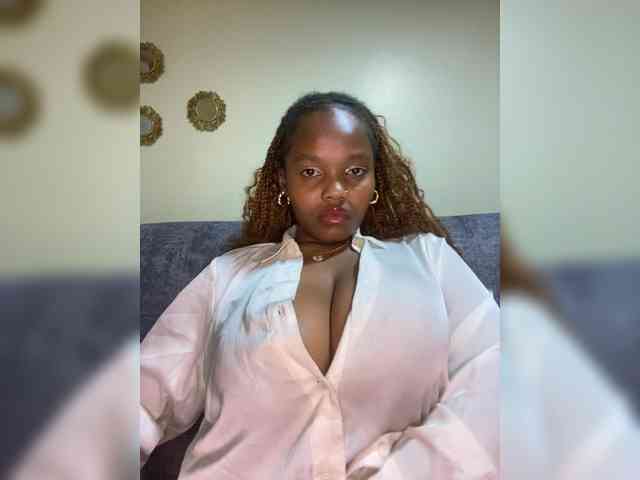 Curvy-maxy9