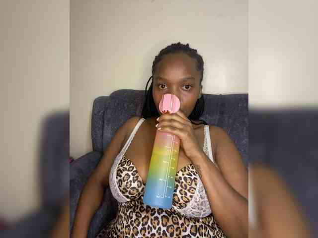 Curvy-maxy9 Curvy-maxy9