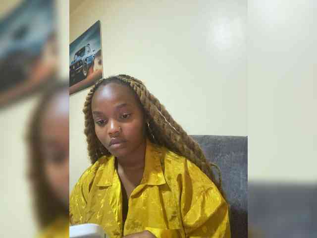 Curvy-maxy9 Live Webcam on BongaCams